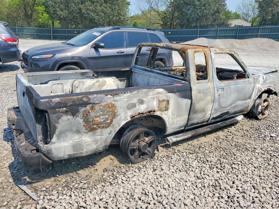 2000 Nissan Frontier XE Desert Runner