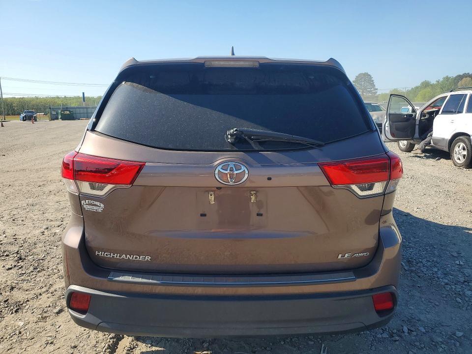 2019 Toyota Highlander le Plus