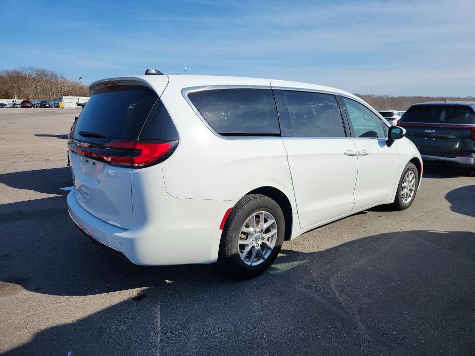 2023 Chrysler Pacifica Touring