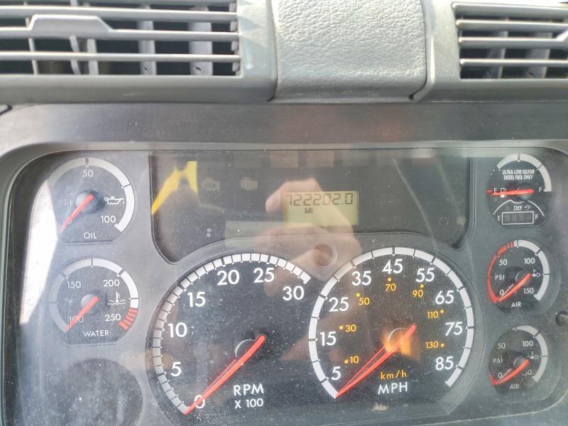 2014 Freightliner Cascadia Semi Truck