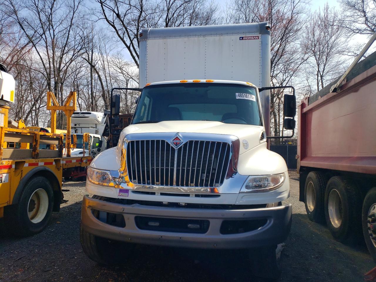 2016 International 4300 BOX Truck