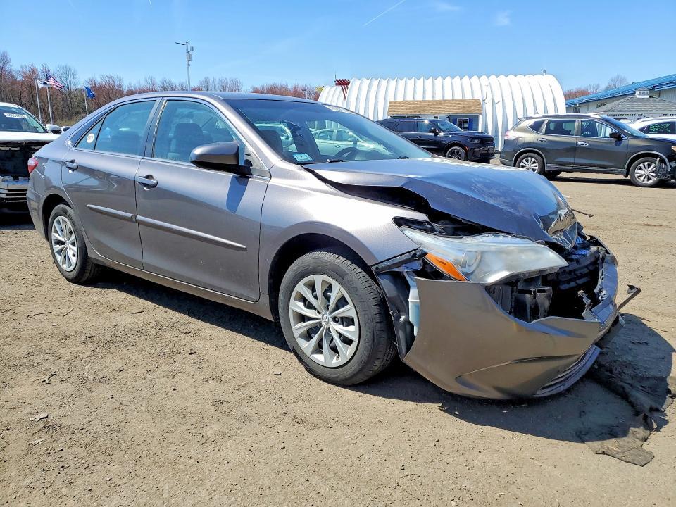 2017 Toyota Camry le