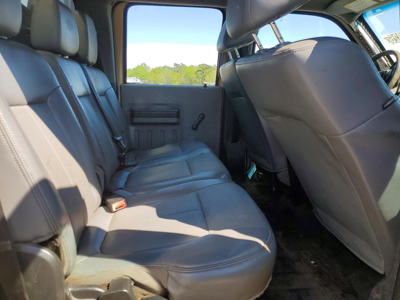 2015 Ford F450 Super Duty Flatbed Truck