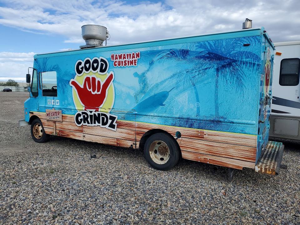2004 Workhorse Custom Chassis P4500 Delivery Truck