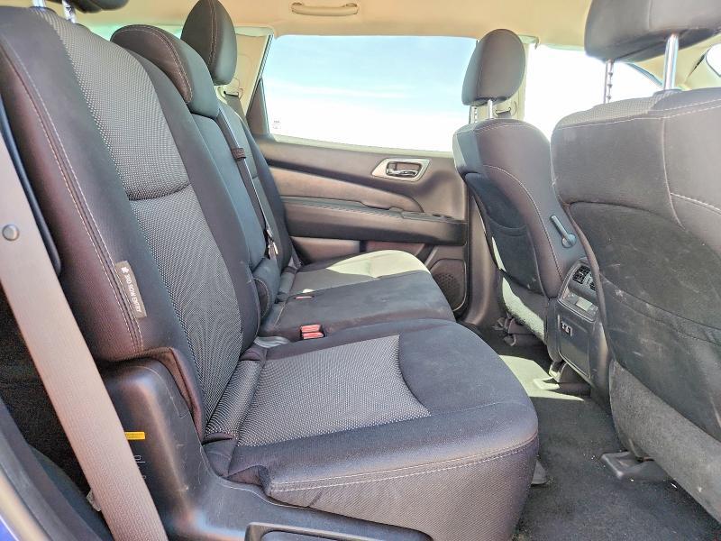 2019 Nissan Pathfinder sv