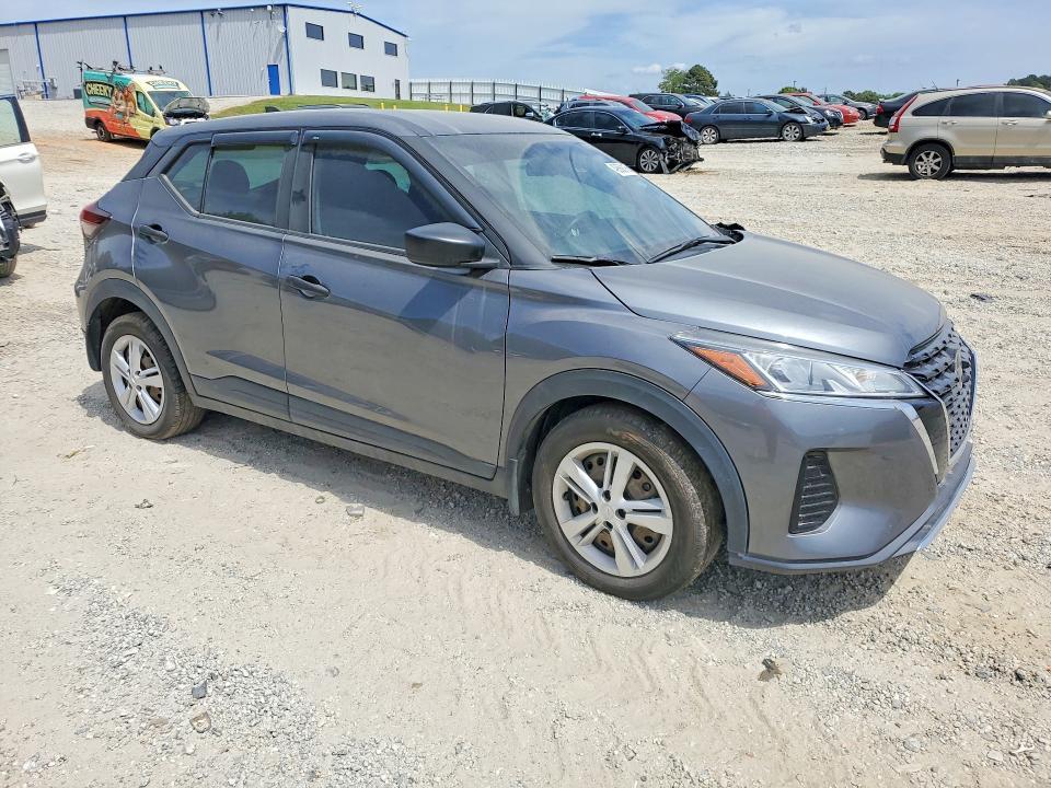 2021 Nissan Kicks s