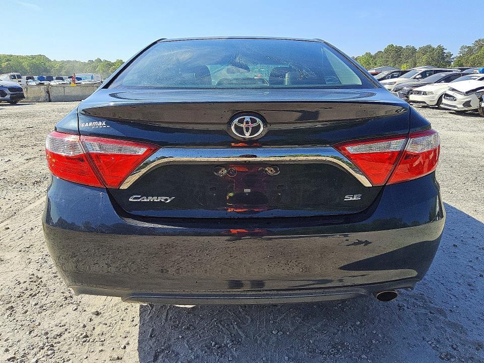 2015 Toyota Camry se