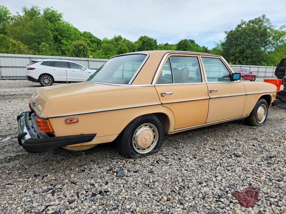 1976 Mercedes-Benz 240