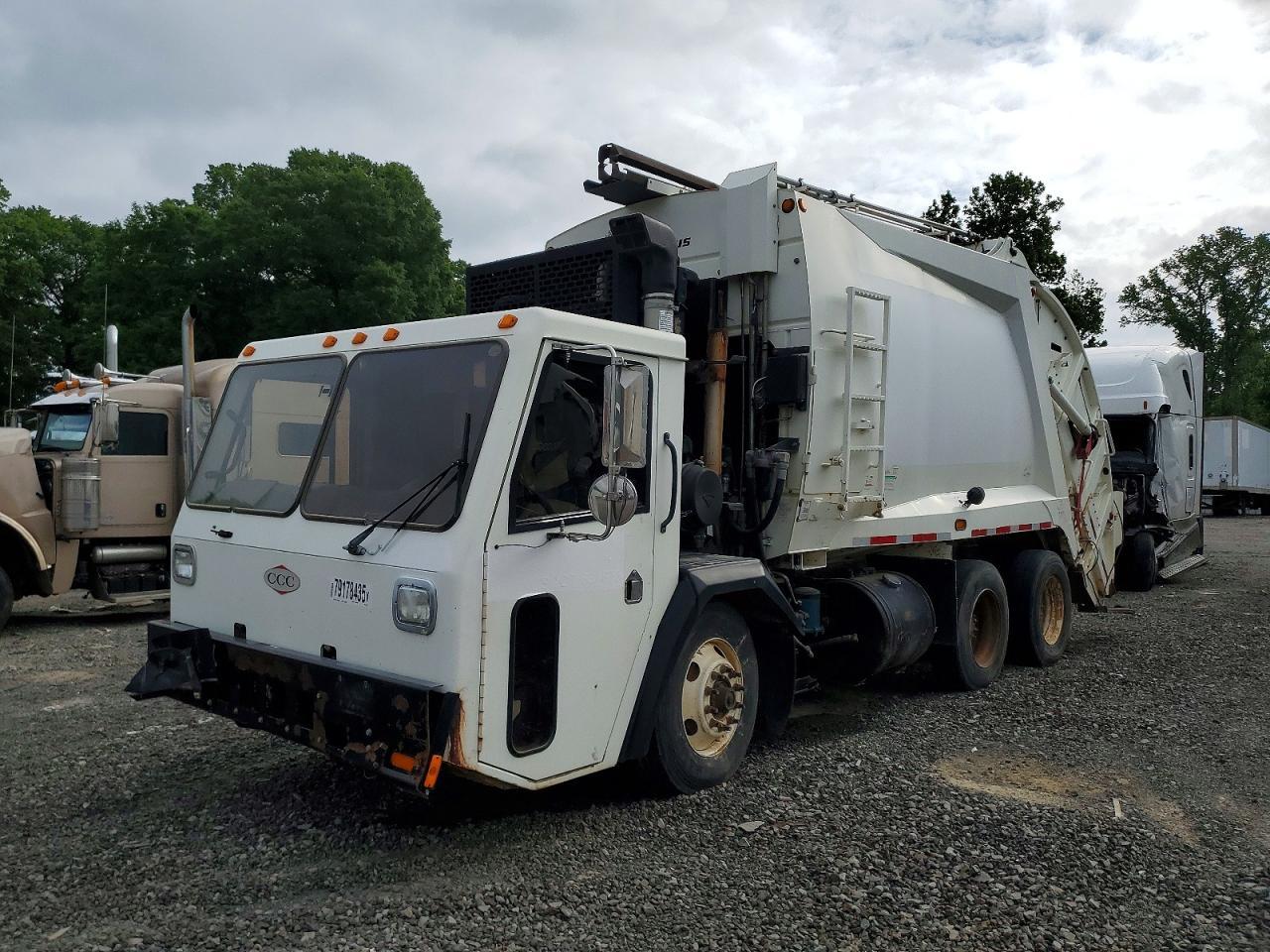 2015 Crane Carrier Low Entry