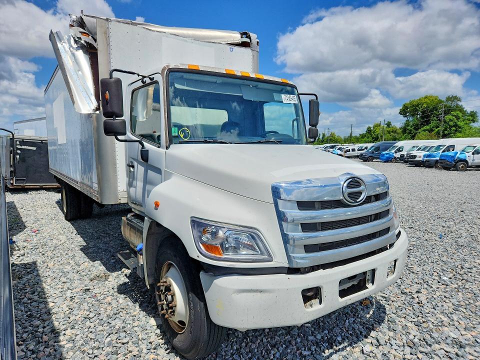 2017 Hino 258/268 box Truck