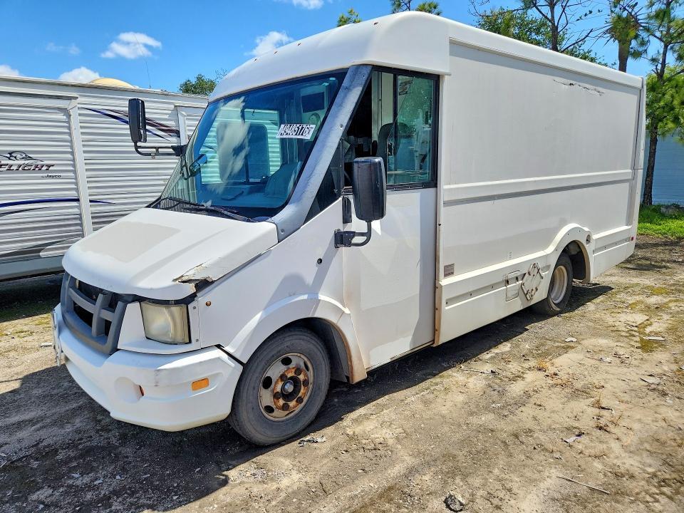 2013 Isuzu NPR Delivery Truck
