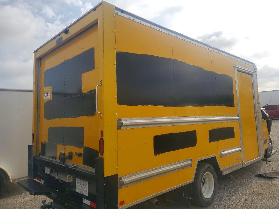 2022 GMC Savana box Truck