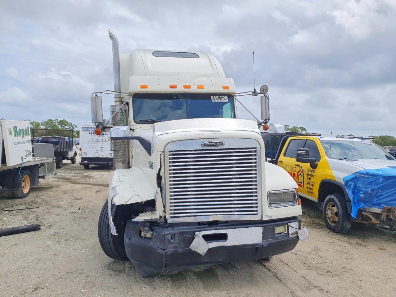2000 Freightliner Conventional FLD120 Semi Truck