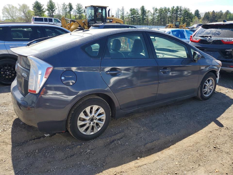 2015 Toyota Prius Plug-in Hybrid Base