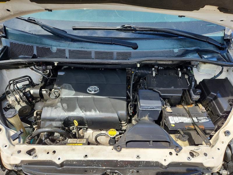 2013 Toyota Sienna le