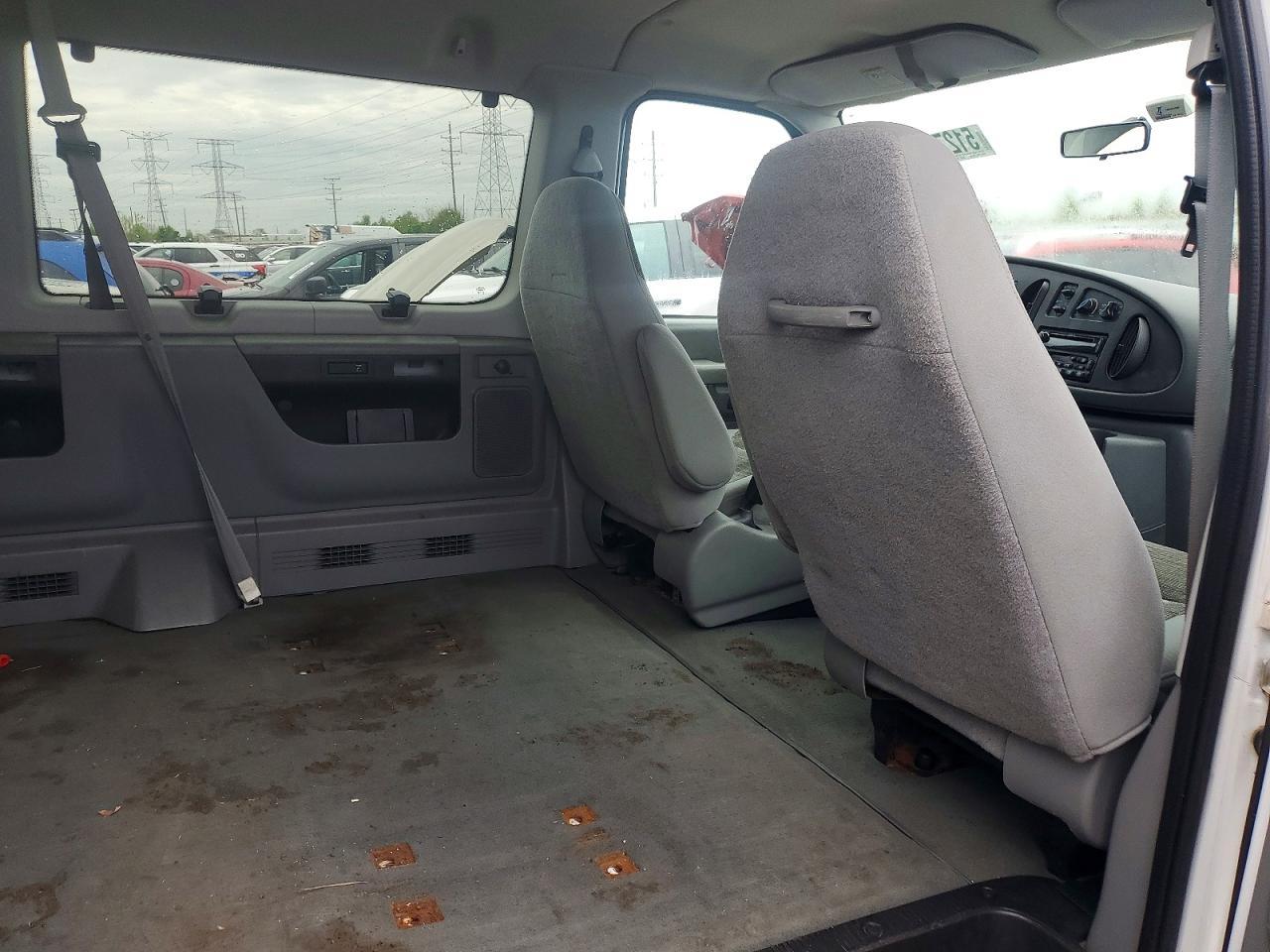2003 Ford Econoline E350 Super Duty Wagon