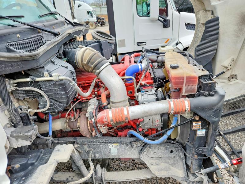 2016 Peterbilt 579 Semi Truck