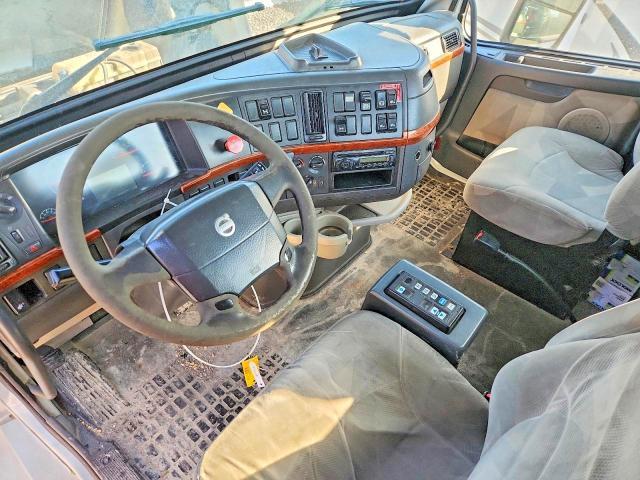 2007 Volvo VN VNL