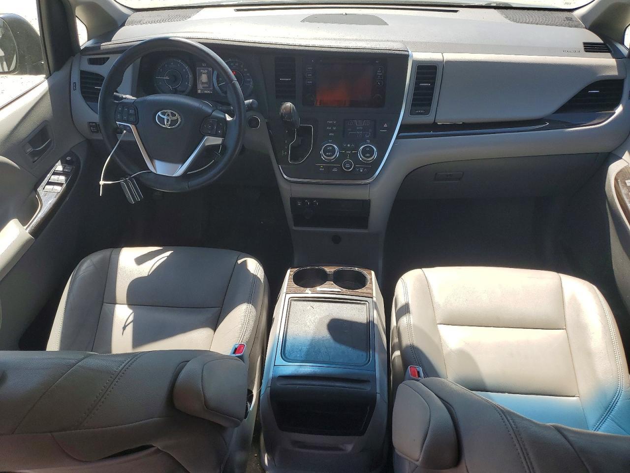 2015 Toyota Sienna xle 7-passenger