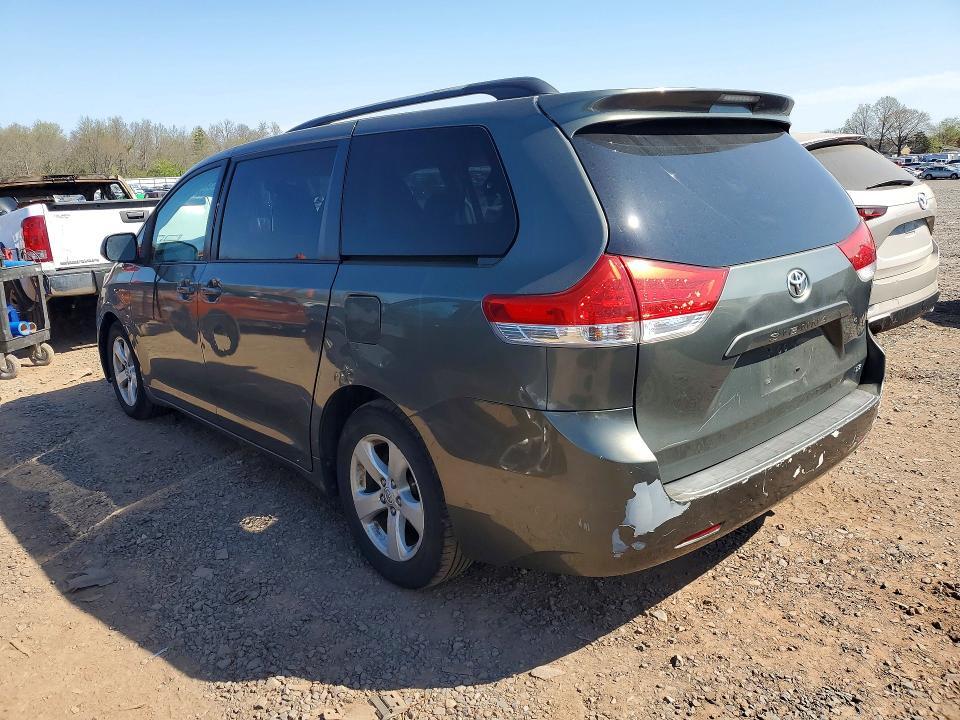 2011 Toyota Sienna le