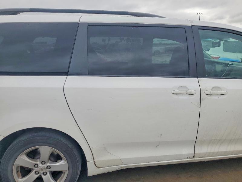 2016 Toyota Sienna le 8-passenger