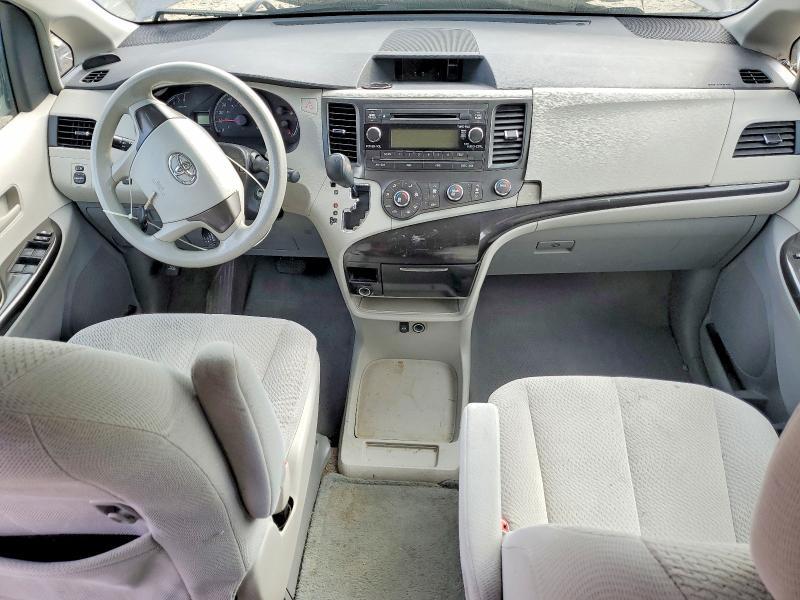 2011 Toyota Sienna Base 7-passenger