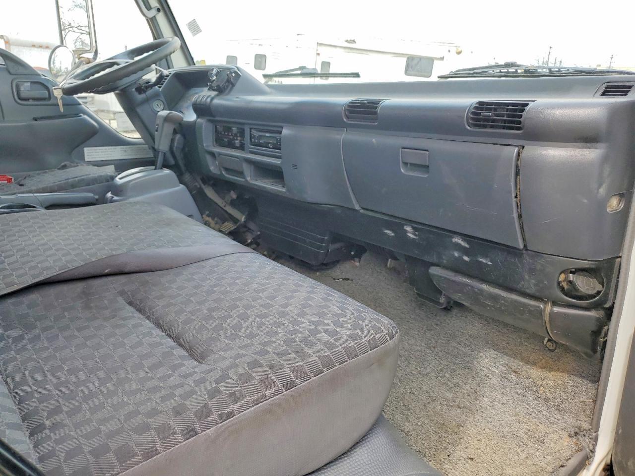 2006 Isuzu NPR BOX Truck