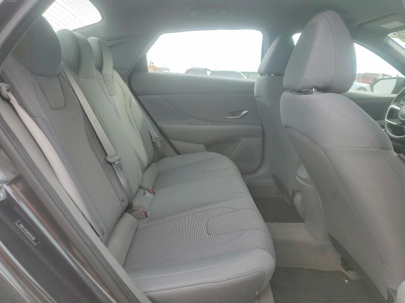 2023 Hyundai Elantra se