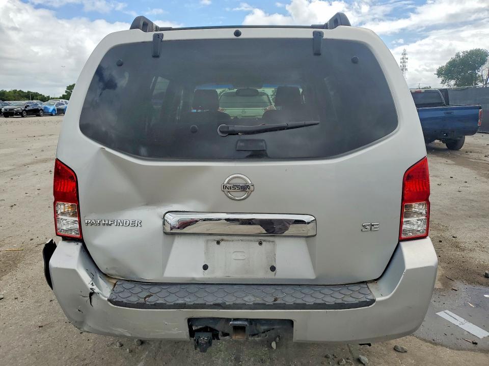 2005 Nissan Pathfinder xe