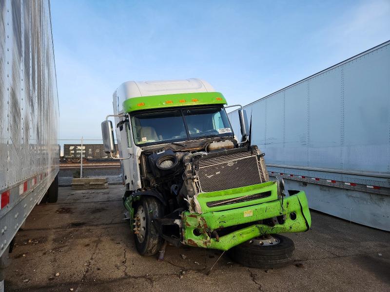 2014 Freightliner Columbia Semi Truck