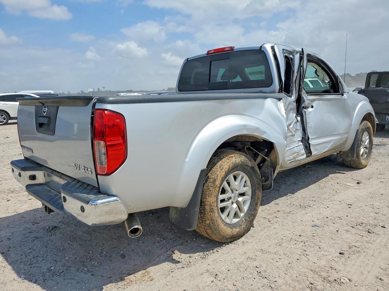 2020 Nissan Frontier SV