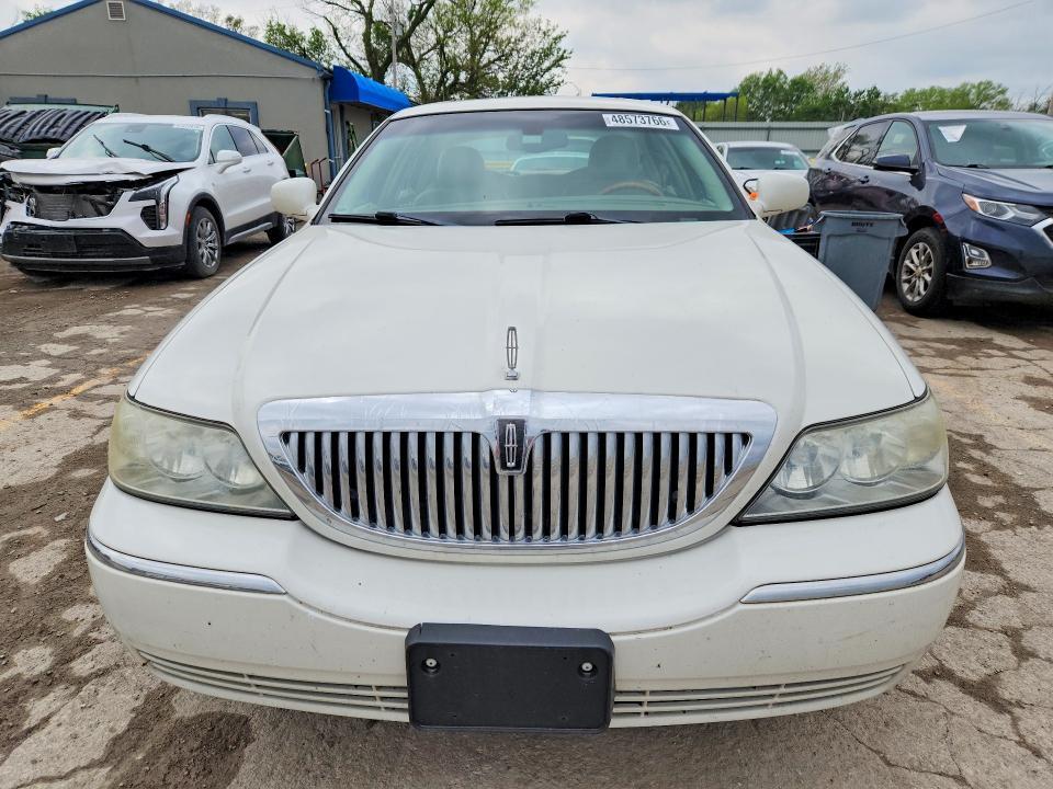 2004 Lincoln Town car Ultimate