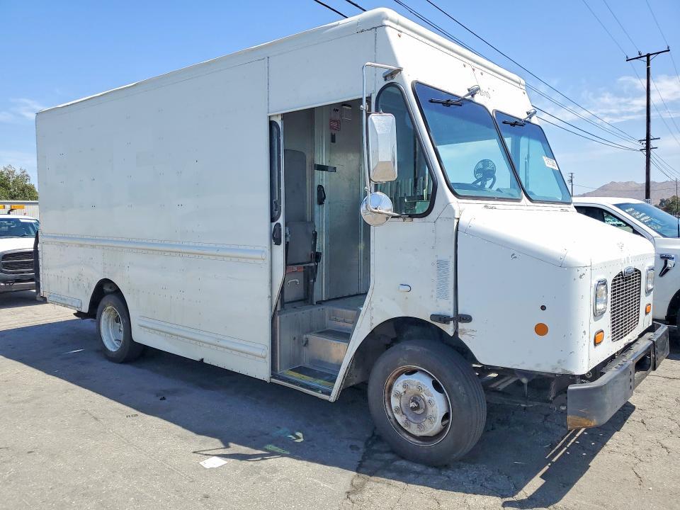 2022 Freigliner 2022 Freightliner MT45 Chassis Delivery Truck