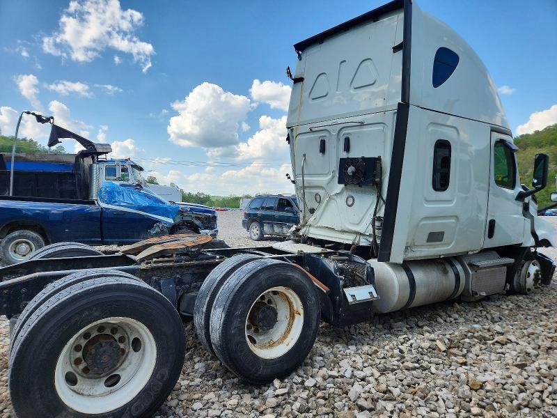 2020 Freigliner 2020 Freightliner Cascadia 126 Semi Truck