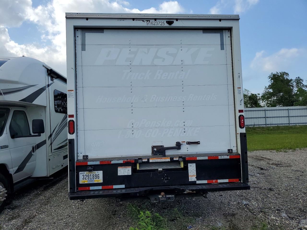2021 GMC Savana BOX Truck