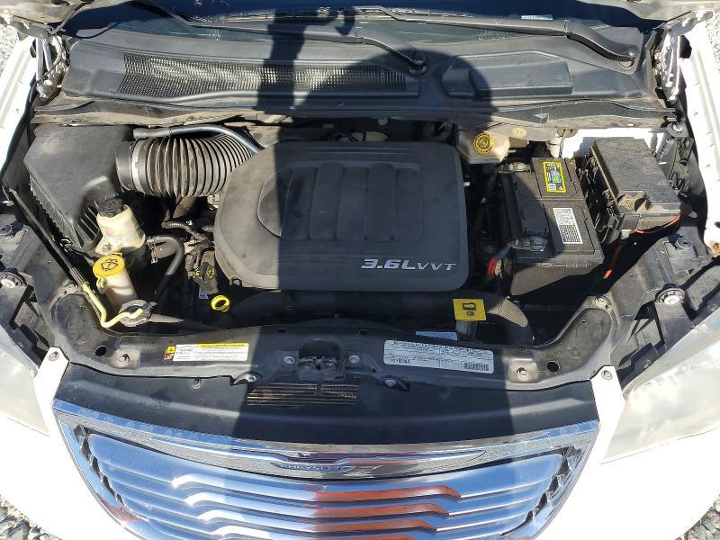 2012 Chrysler Town & Country Touring l