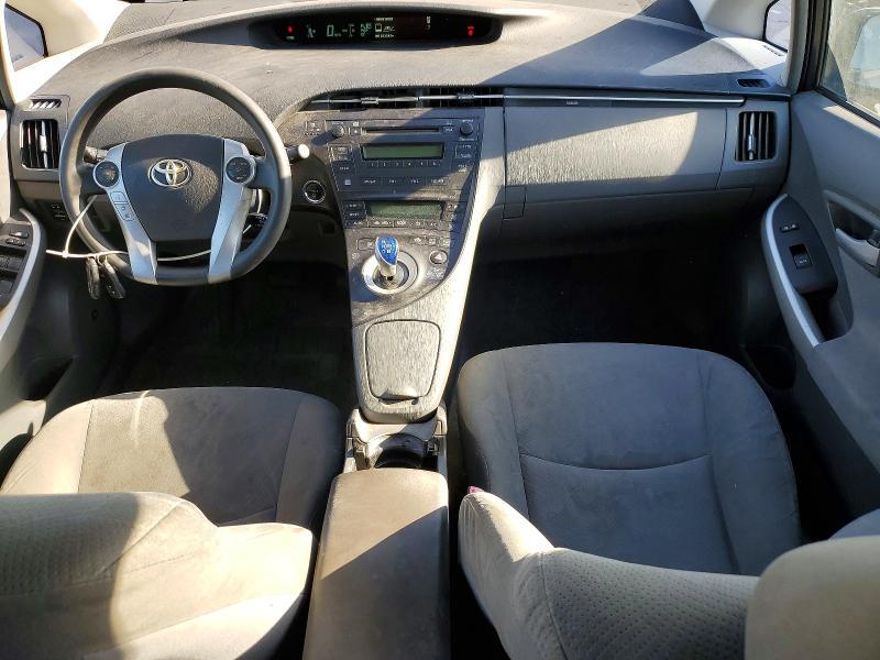 2010 Toyota Prius iii