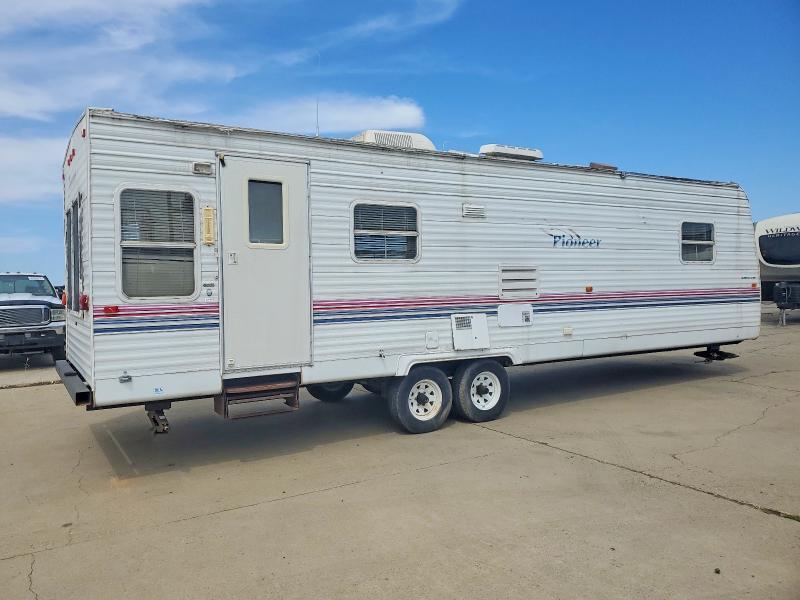 2003 Pioneer 2003 Fleetwood Pioneer Camper