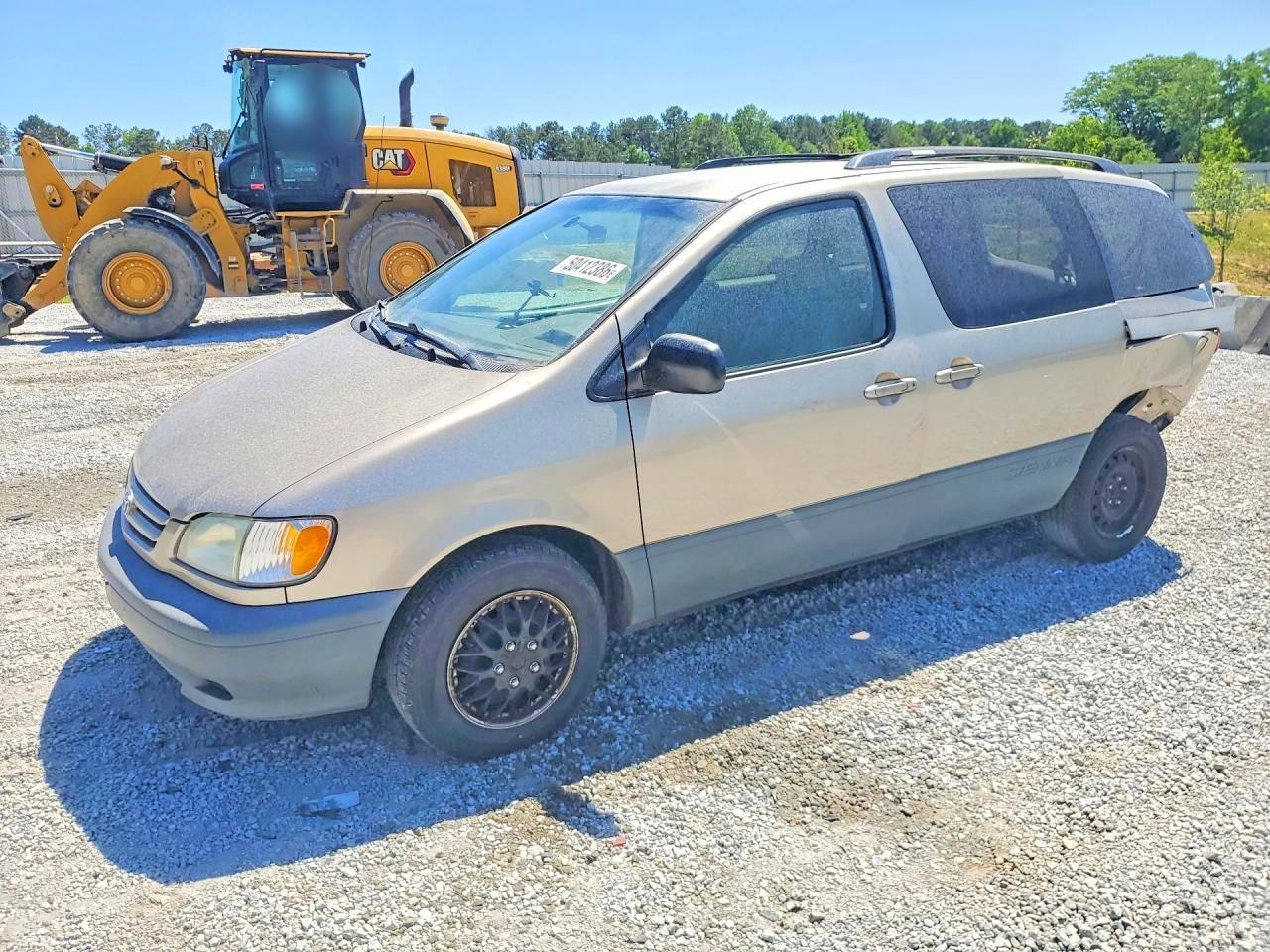 2003 Toyota Sienna le