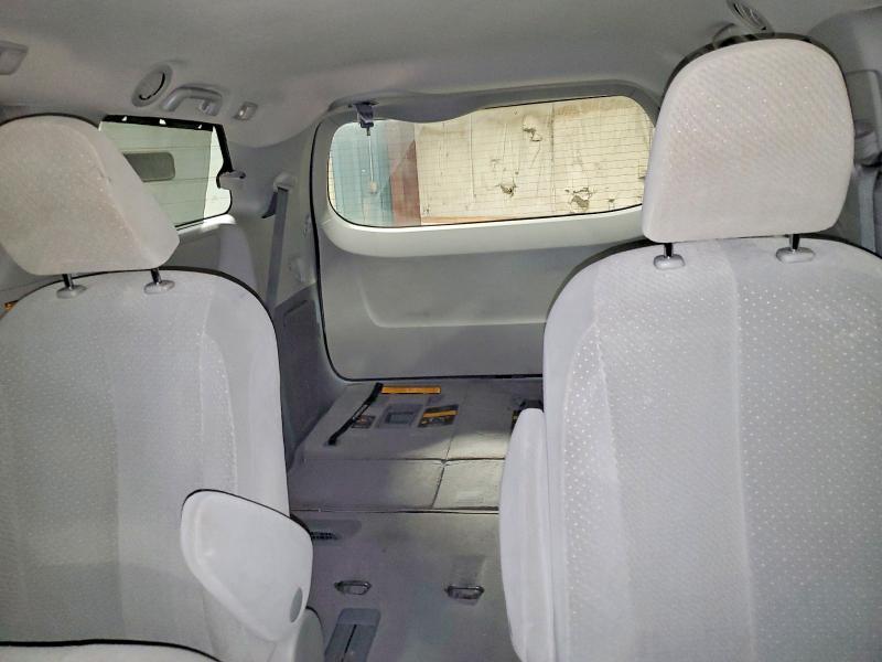 2011 Toyota Sienna le