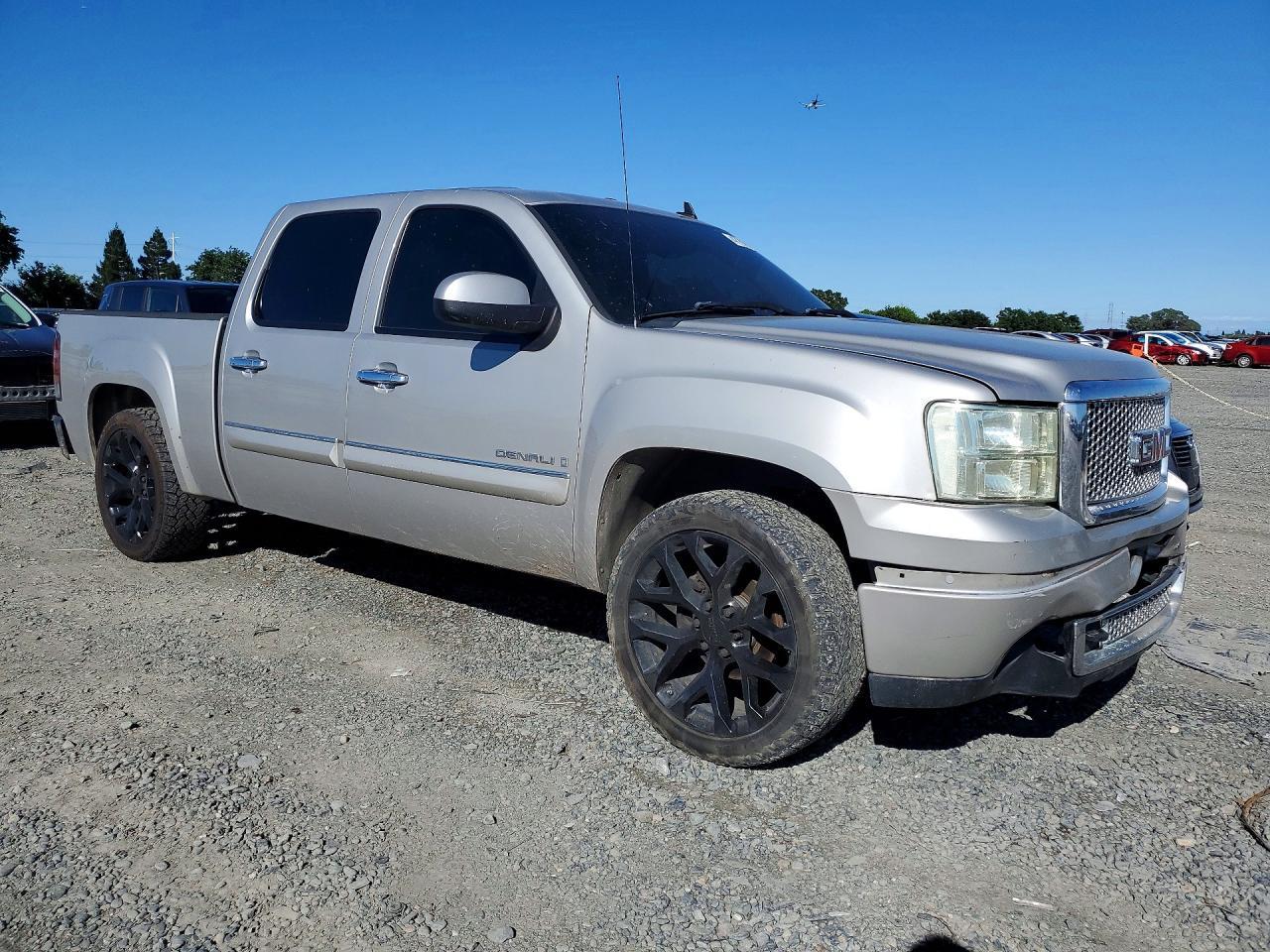 2007 GMC New Sierra Denali
