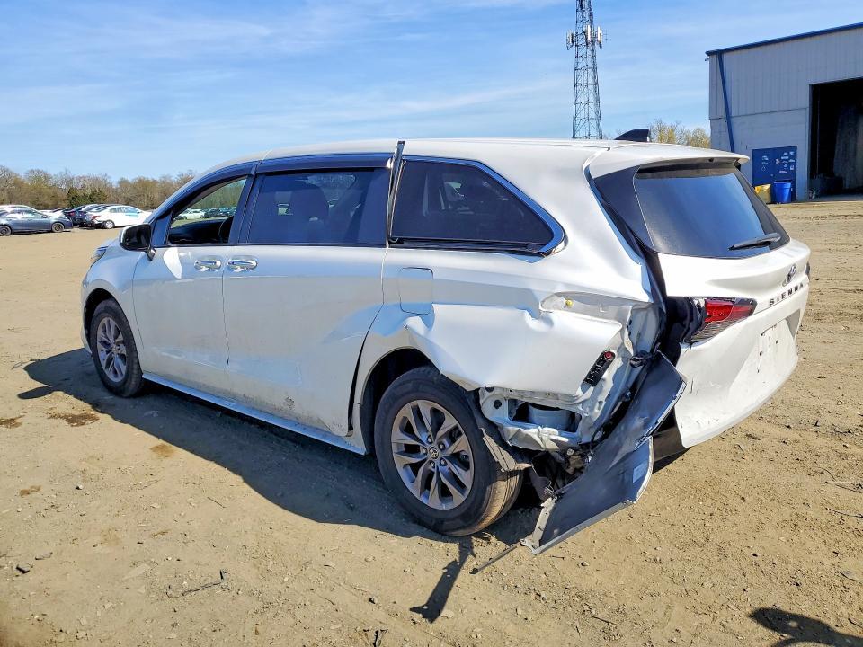 2022 Toyota Sienna xle