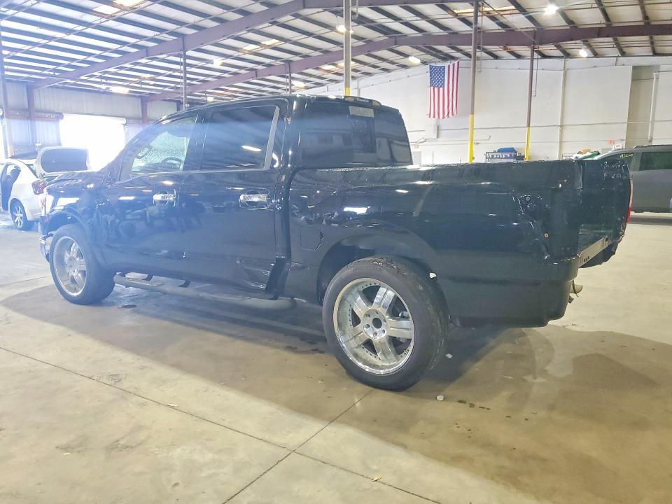 2020 Nissan Titan SV