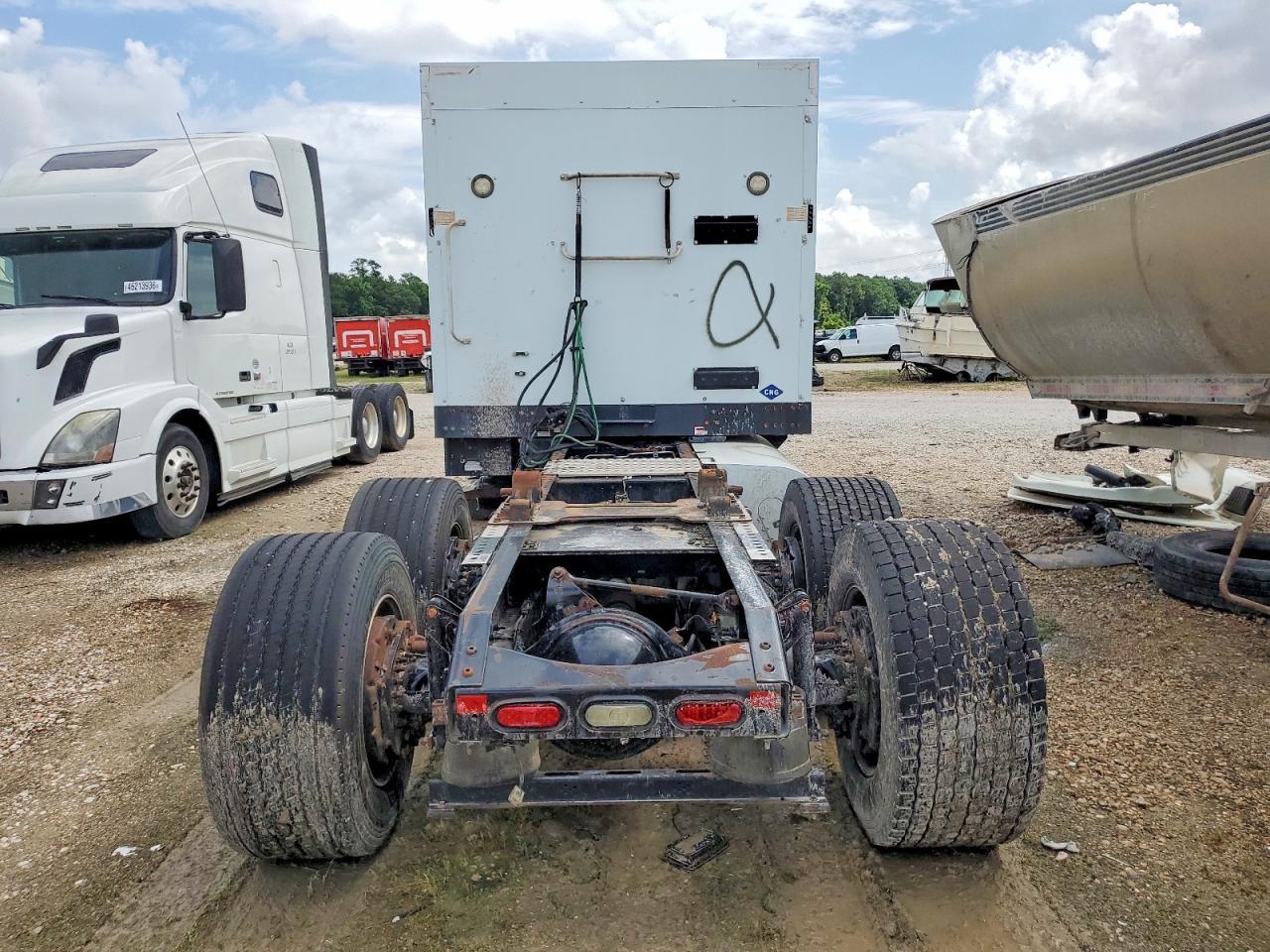2015 Volv O VNL Truck Cab AND Chassis