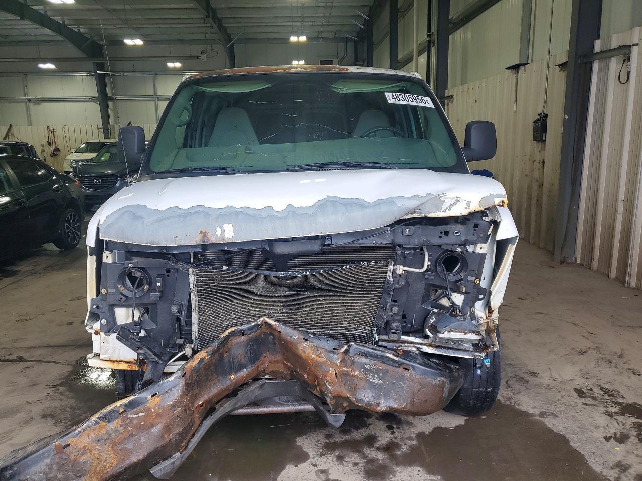 2005 Chevrolet Express 3500 Delivery Truck