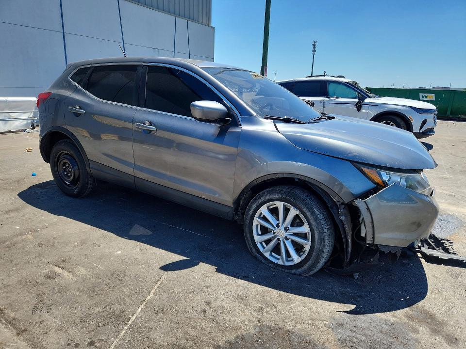 2018 Nissan Rogue Sport s