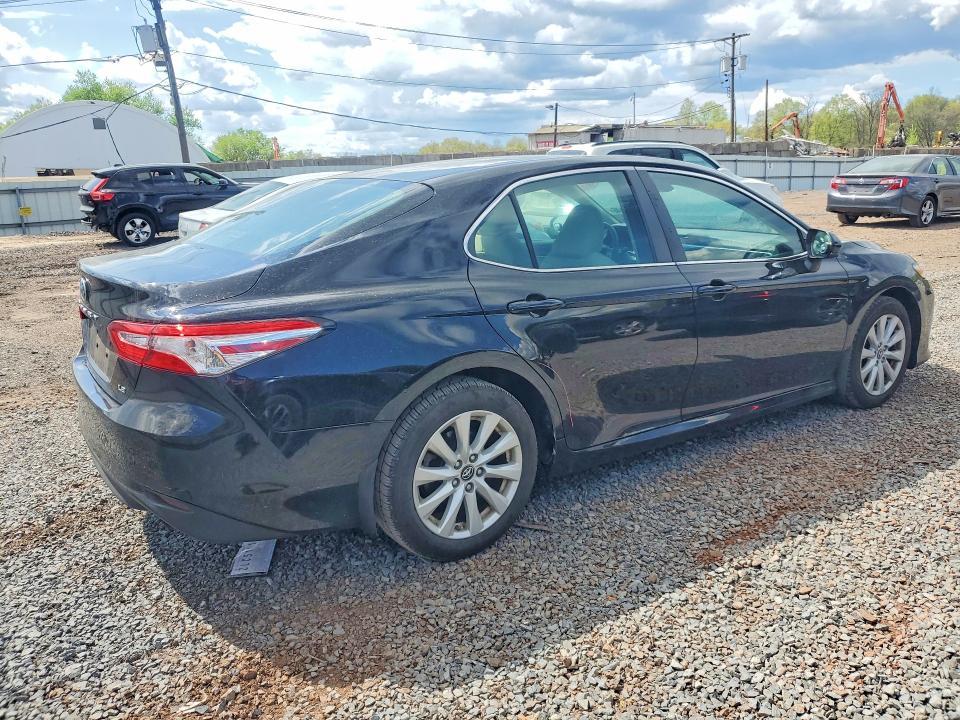 2018 Toyota Camry le