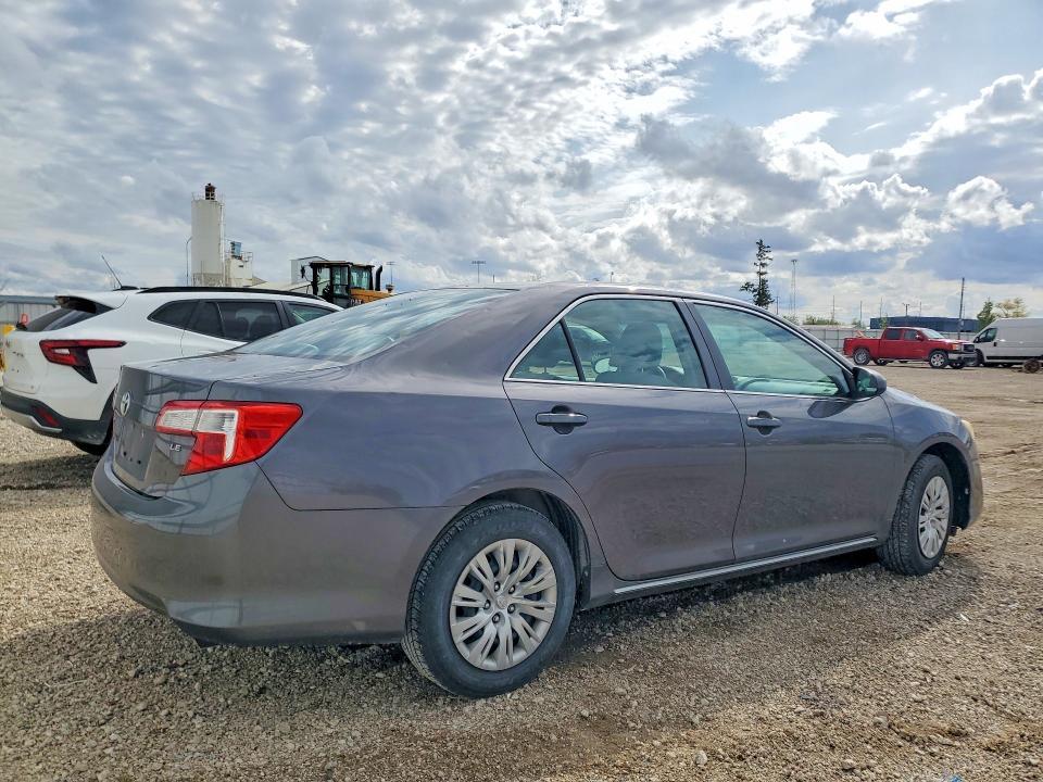 2014 Toyota Camry le