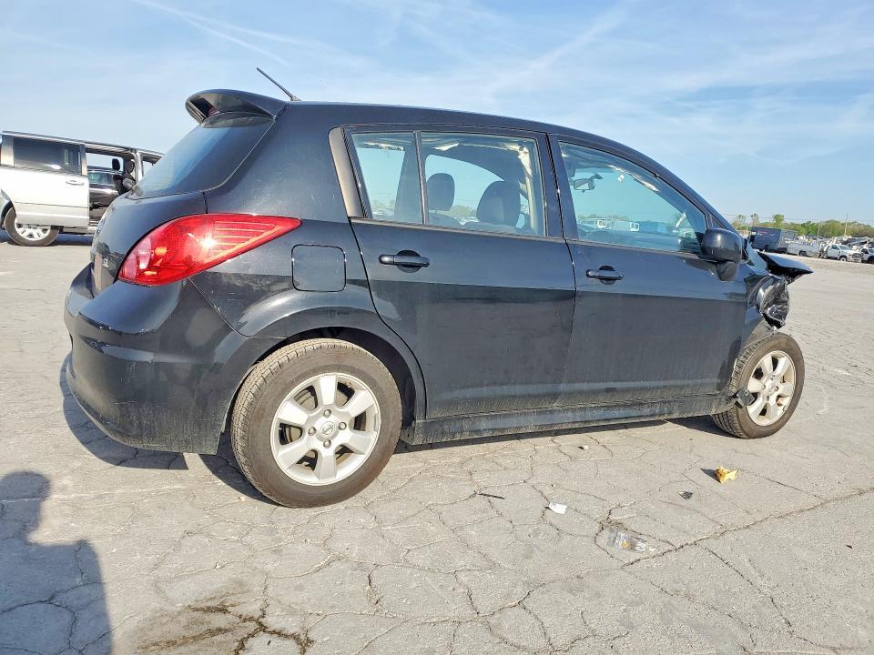 2011 Niss Versa 1.8 s