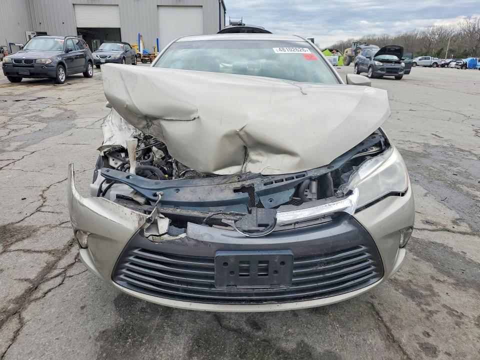 2015 Toyota Camry Hybrid le